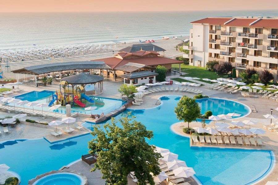 Громадянство<br> <b>Болгарії</b><br> <span>в строк від 18 місяців</span>