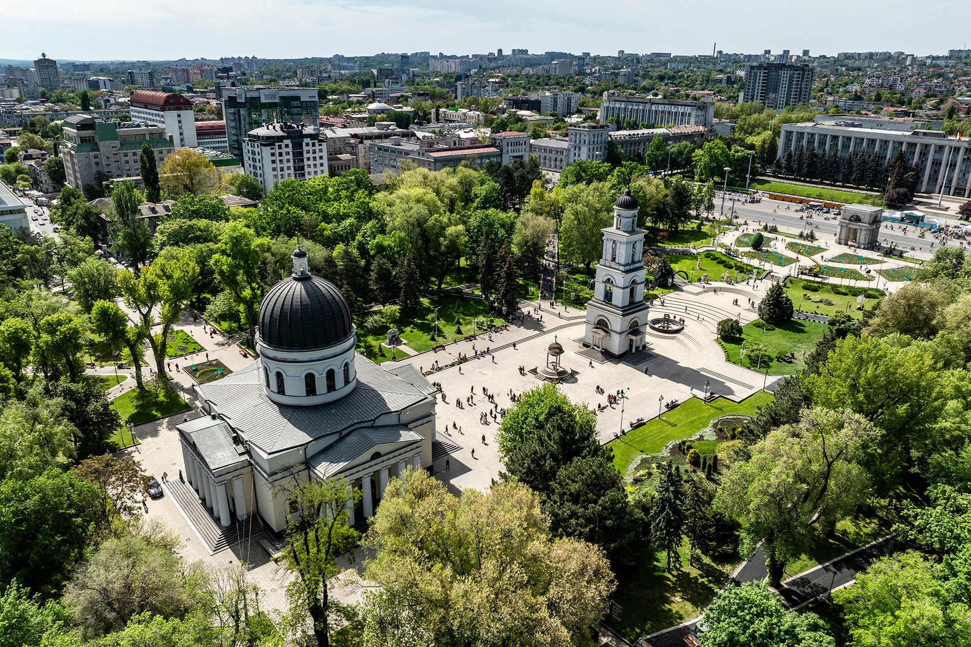 Кафедральна православна церква з дзвіницею, центр Кишинева, Молдова